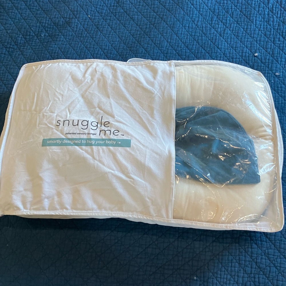 Snuggle Me Organic Infant Lounger plus two covers *read description*